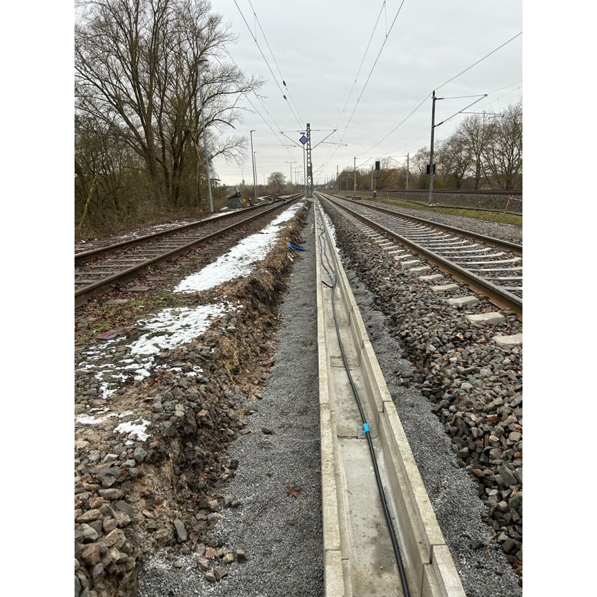 Ein Bild, das draußen, Himmel, Baum, Winter enthält.Automatisch generierte Beschreibung, Bild
