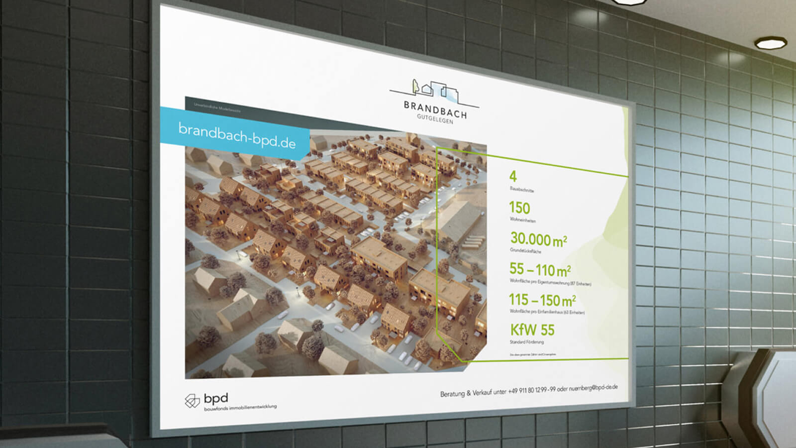 Großflächenplakat für das Immobilienprojekt "Brandbach" von BPD. Auf dem Plakat ist ein 3D-Rendering der Gebäude abgebildet. Daneben stehen Zahlen zu dem Bauvorhaben.