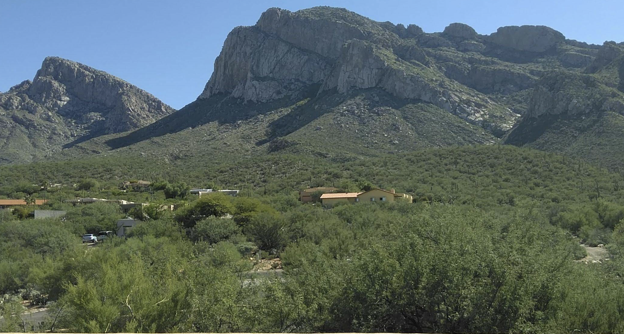 Photo of Oro Valley mountainside community