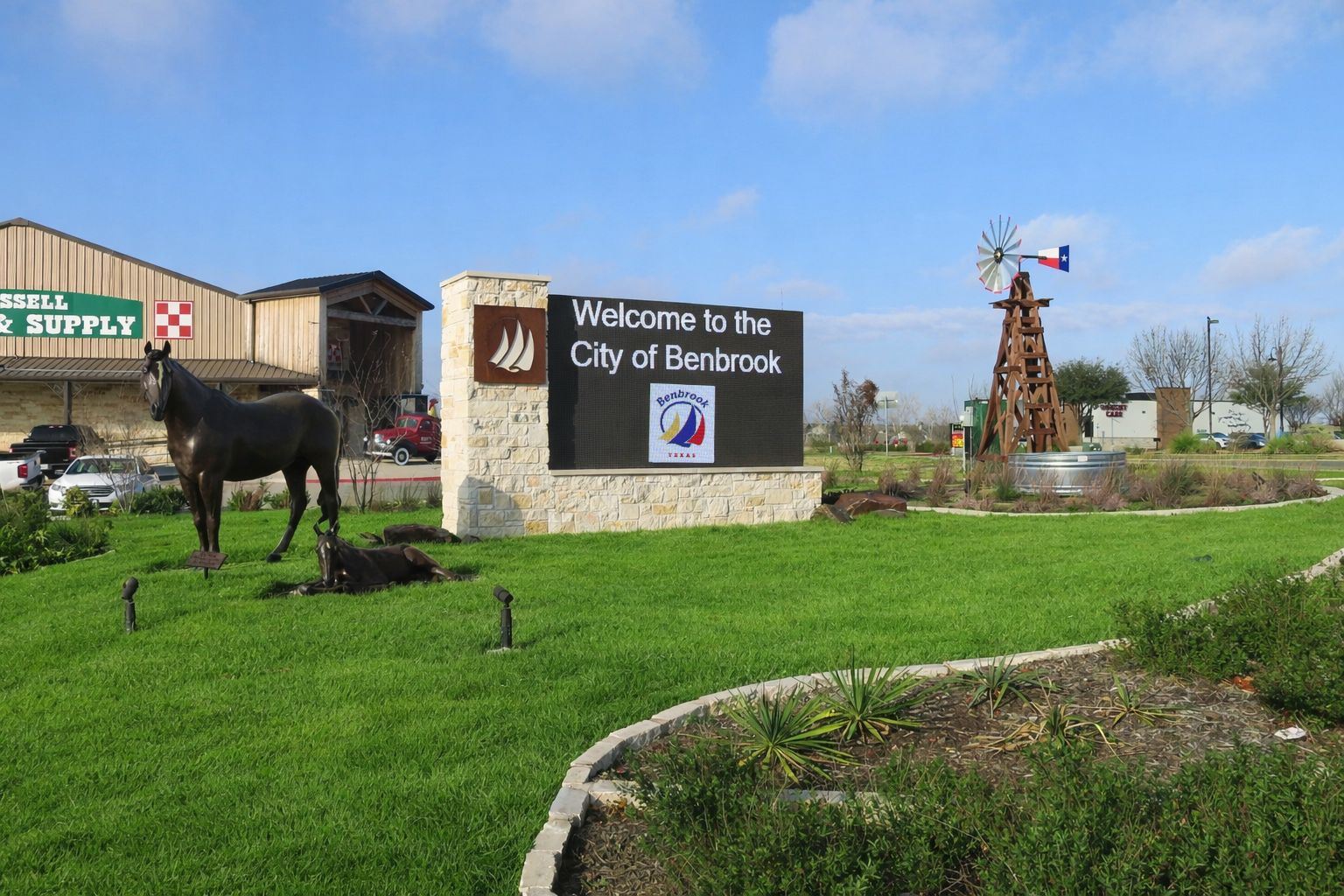 photo of welcome sign in Benbrook, Texas; image attribution City of Benbrook