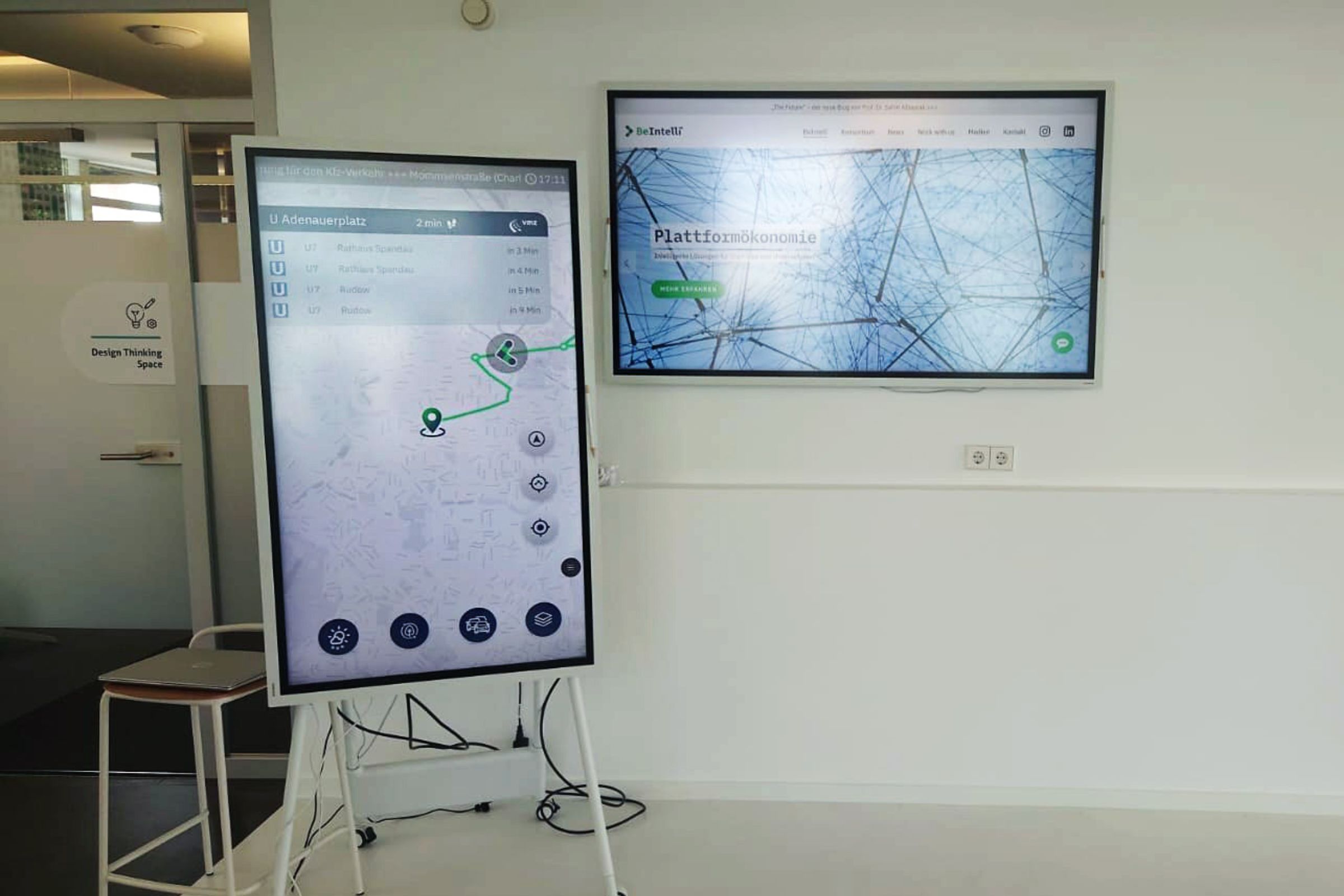 BeIntelli MoMo Kartenansicht im Konferenzraum im Zeki