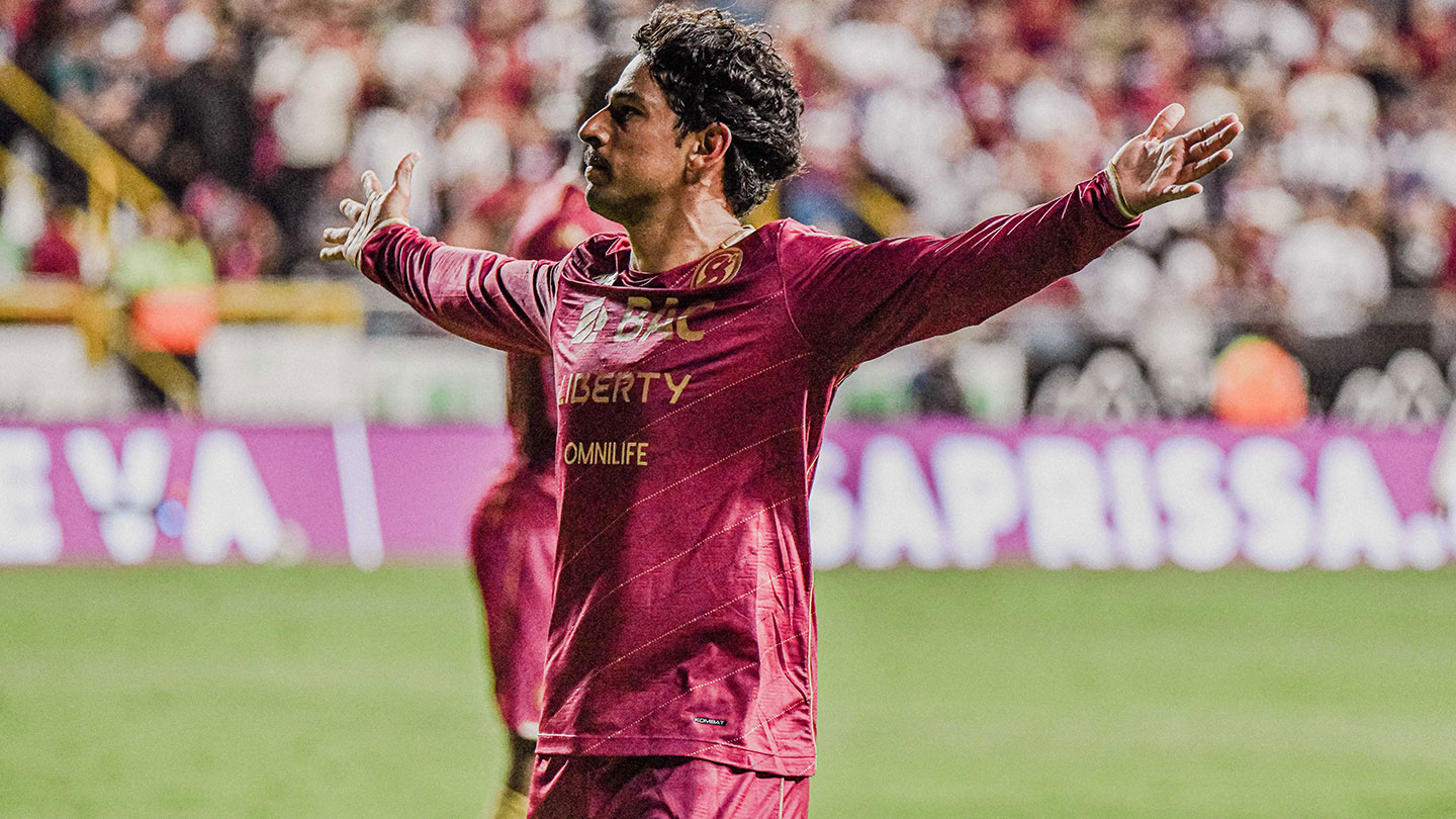 Renovado: Ariel es de Saprissa y de Saprissa no se va (Saprissa).