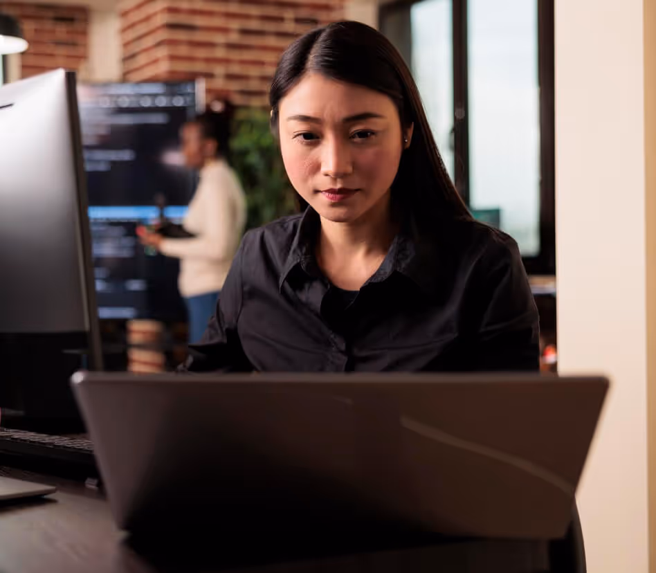 hire a netsuitie contractor image of woman