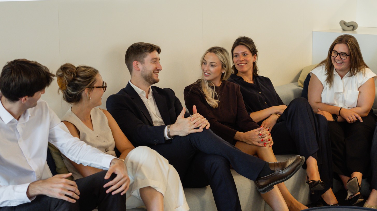 Ontdek of een recruitment partner jouw bedrijf naar nieuwe hoogten kan tillen! Leer wanneer en waarom samenwerken met een externe recruiter voordelig kan zijn voor jouw wervingsproces en teamgroei.