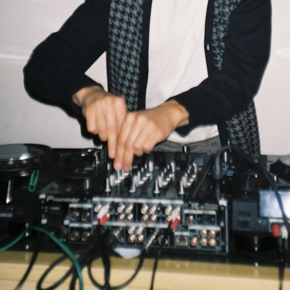 DJ