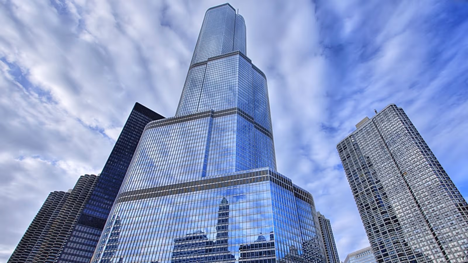 Trump International Hotel and Tower | Architectuul