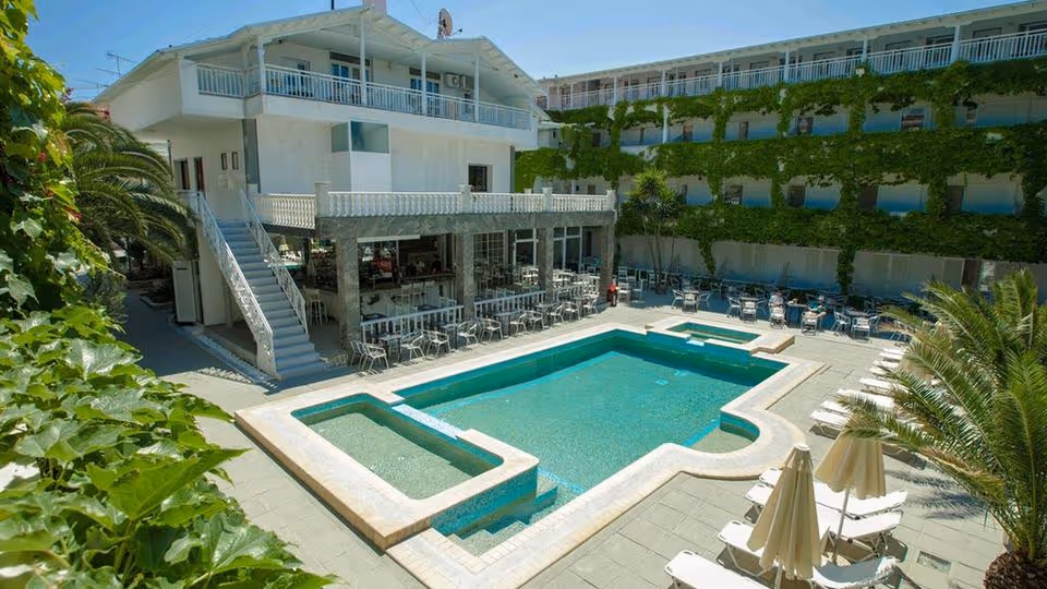 Chalkidiki: Tydzień Relaksu z Wyżywieniem! 🇬🇷