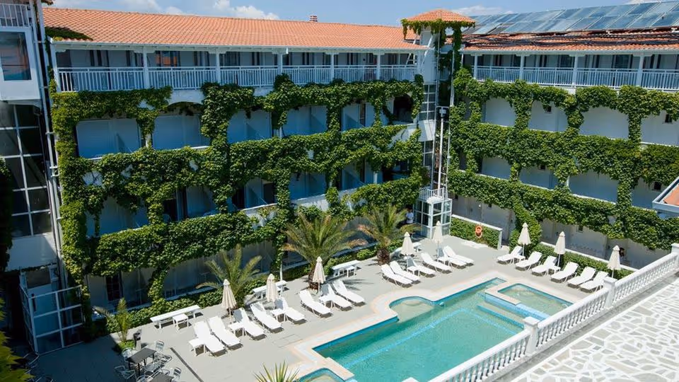 Chalkidiki: Tydzień Relaksu z Wyżywieniem! 🇬🇷