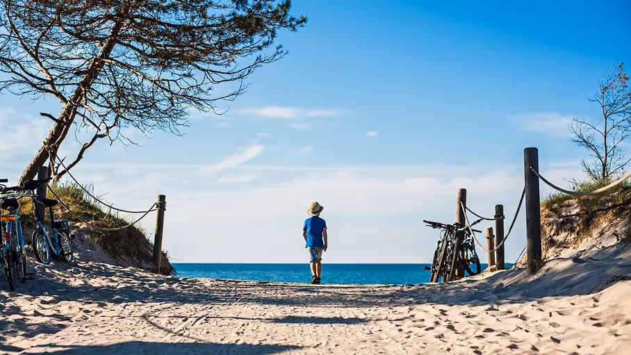 3️⃣ Rogowo – oaza ciszy niedaleko znanych kurortów 🌾💦🚲