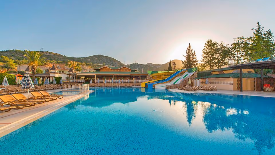 Turcja w Grudniu: Pięć Gwiazdek, All Inclusive 🇹🇷