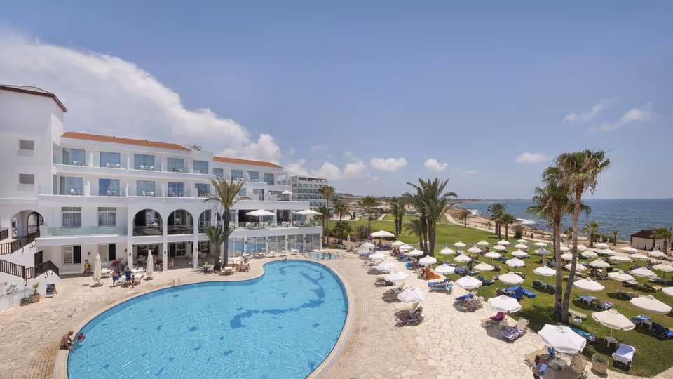 Wiosna na Cyprze z Wyżywieniem! 🇨🇾