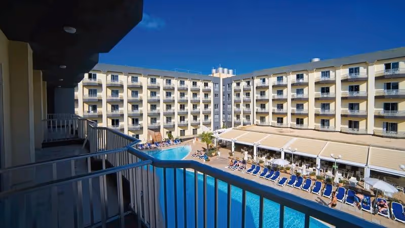 Malta z Krytym Basenem w Styczniu! 🇲🇹