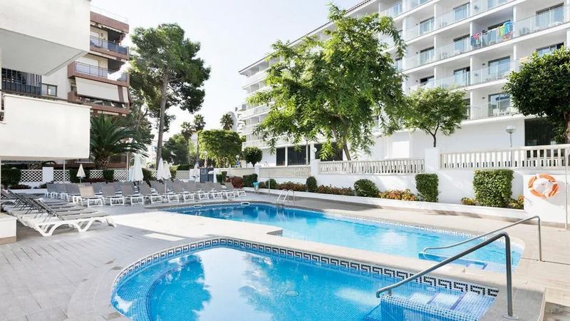 Relaks w Salou z Wyżywieniem! 🇪🇸