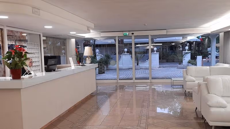 Rimini: Słoneczny Relaks we Włoszech 🇮🇹