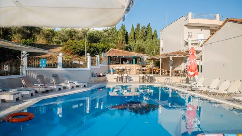 Kalypso Studios w Kavos – Greckie Słońce 🌴