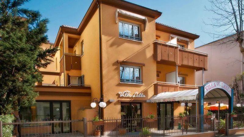 Rimini Jesienią: Villa Lalla – Śniadania w Cenie 🇮🇹