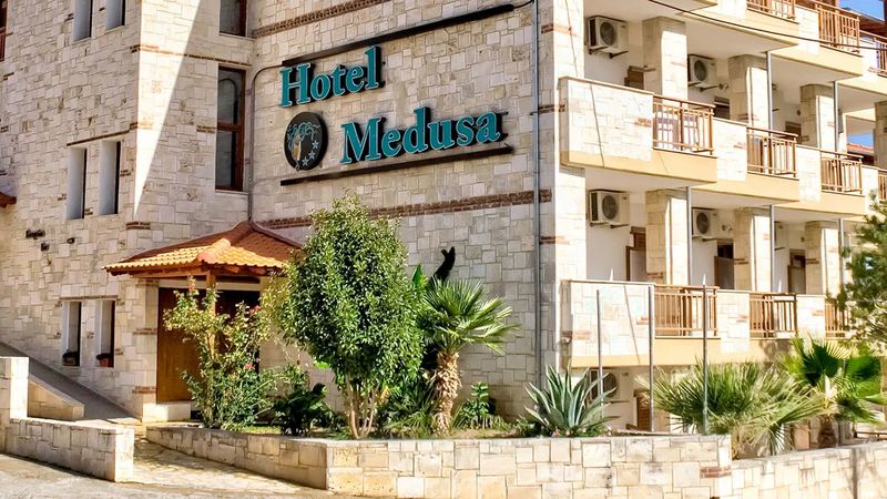 Medusa Kriopigi: Słoneczny Wypad do Grecji 🇬🇷