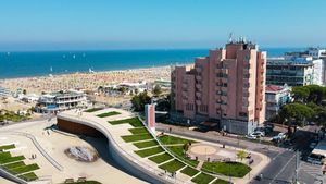 Rimini: Słońce, Plaże i Relaks 🇮🇹