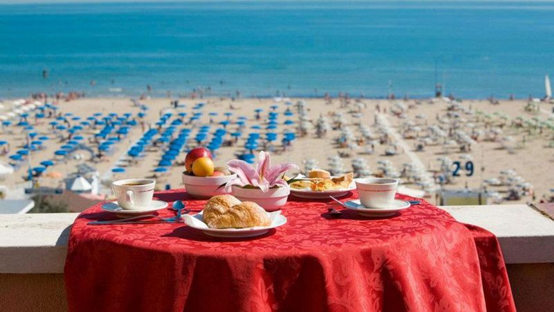 Rimini: Słońce, Plaże i Relaks 🇮🇹