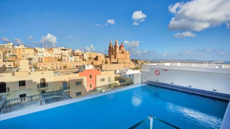 Odkryj Maltę: 7 Dni w Pergola Hotel & SPA 🌊🇲🇹