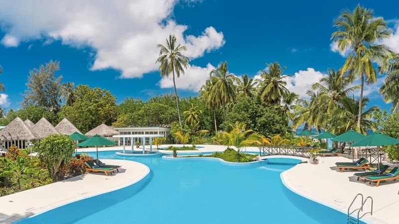 Malediwy: 7 Dni w Equator Village All Inclusive 🇲🇻