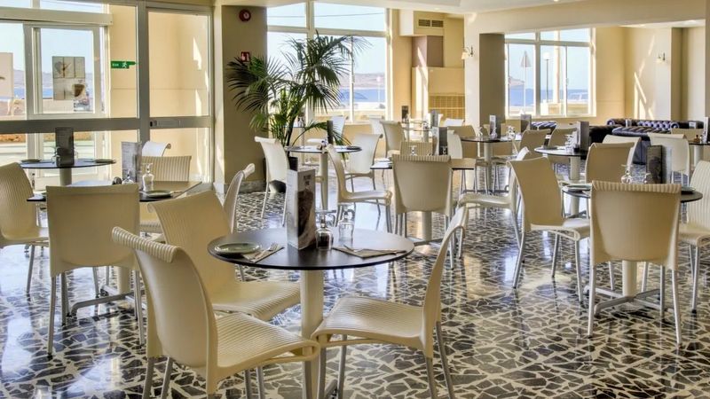 Budżetowy Wypad na Maltę: 7 Dni w Paradise Bay Resort 🇲🇹