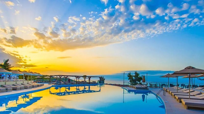 Luksusowy Tydzień w Pefkochori: Alia Palace z Wyżywieniem 🍽️🇬🇷