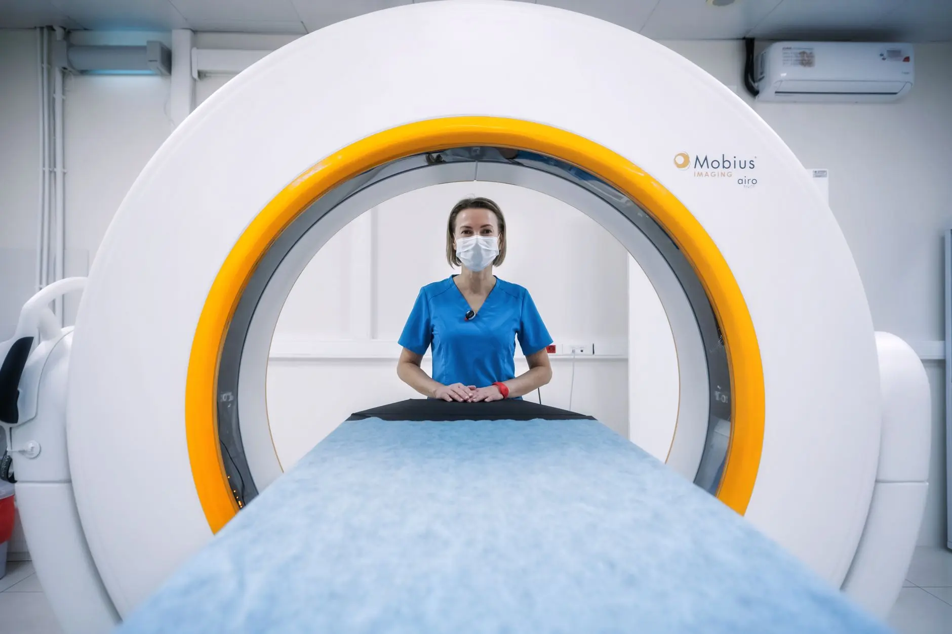 AI tech equipment u UK zdravstvu — what challenges do UK companies face when hiring regulated AI tech talent in healthcare?
