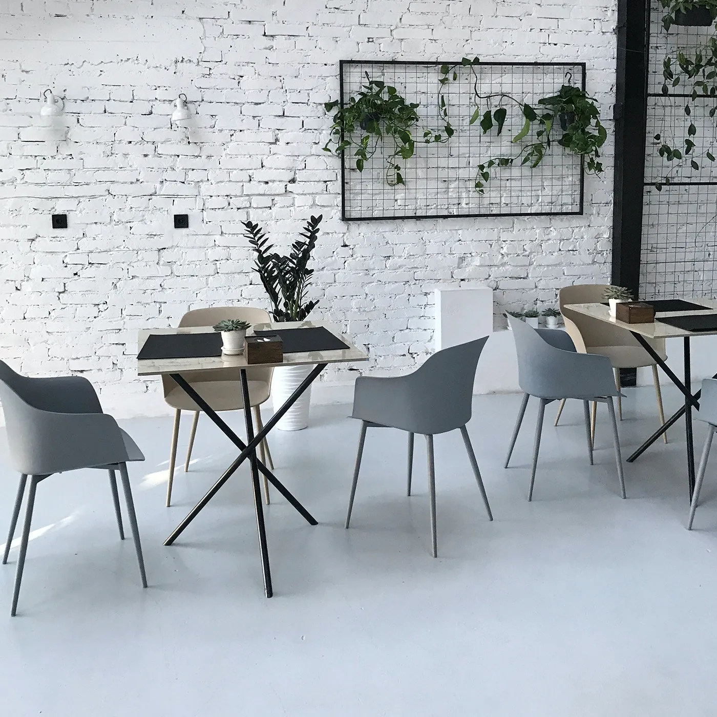 The Art of Decluttering: Embracing Minimalism for a Serene Living Space