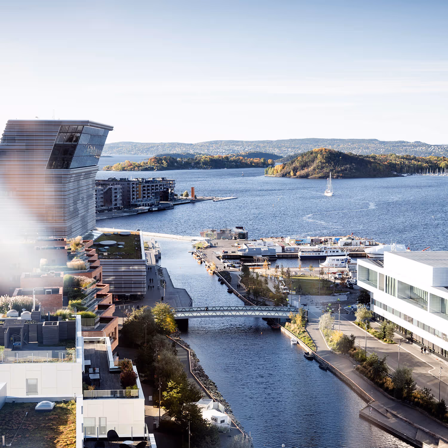 Utsikten over oslo fjorden fra 13 etasje i vårt kontorbygg.