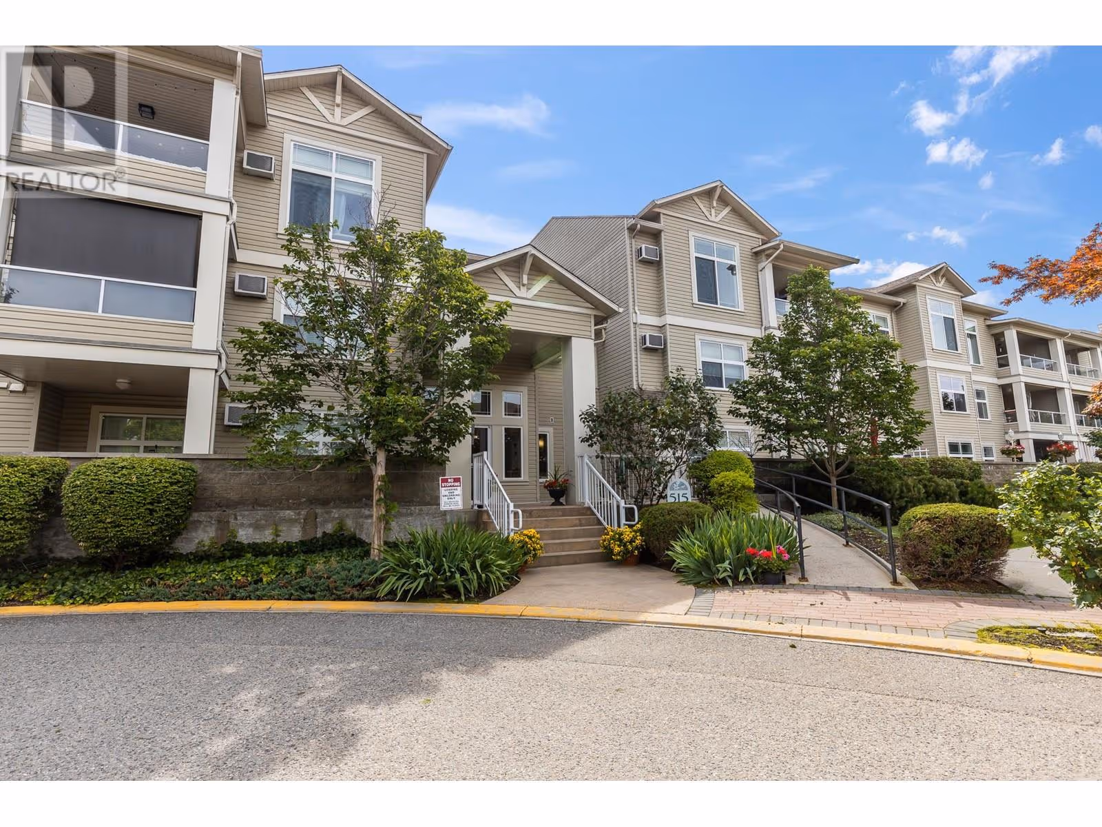 515 Houghton Road Unit# 106