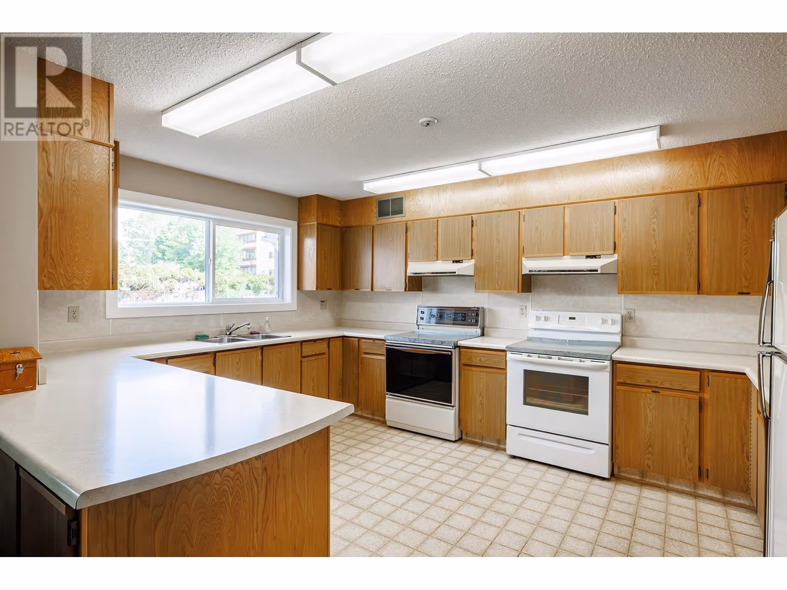 2085 Gordon Drive Unit# 206 Lot# 23