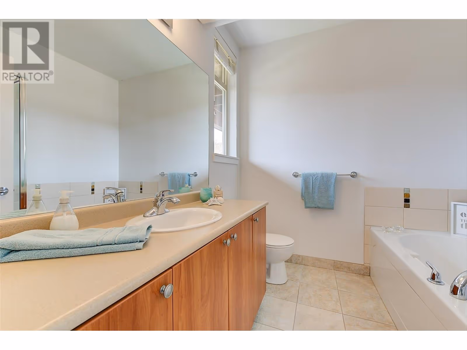 4205 Gellatly Road Unit# 238