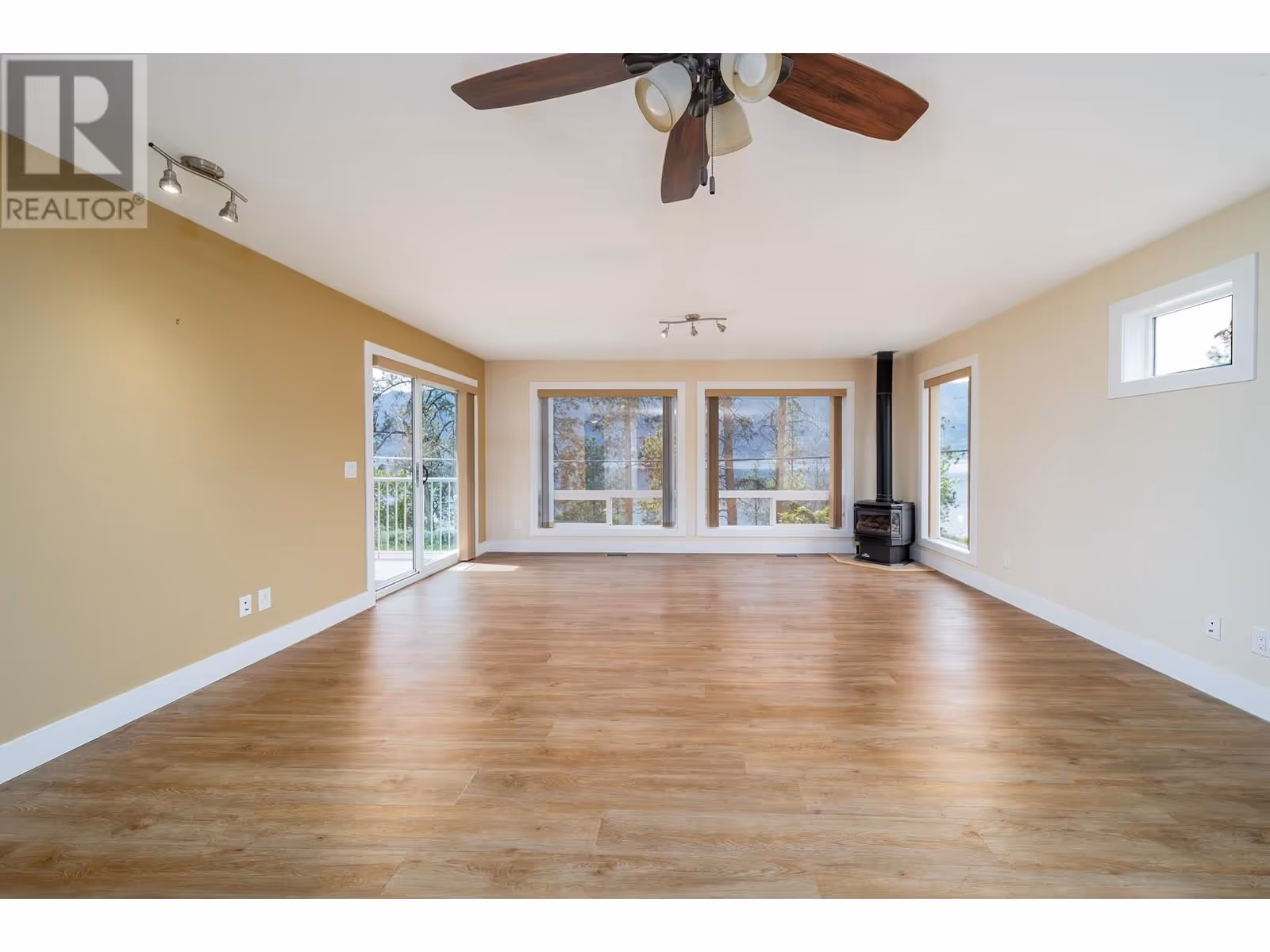 11041 Okanagan Centre Road W