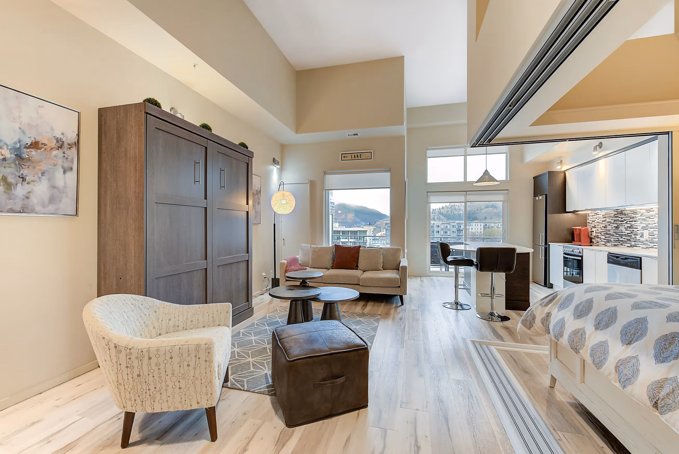 Furnished 1 bed 1 bath top floor condo downtown Kelowna