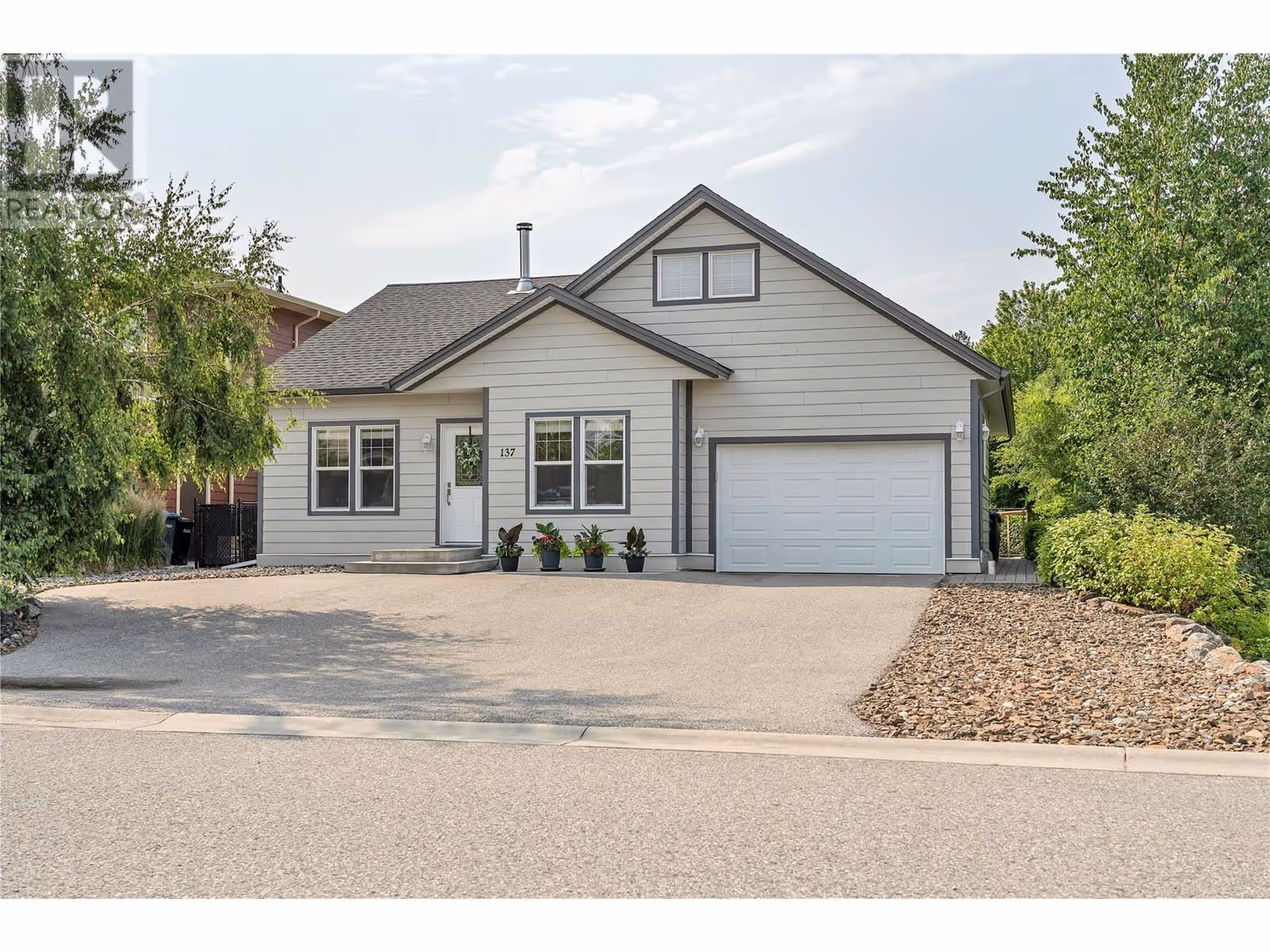 137 Walton Crescent