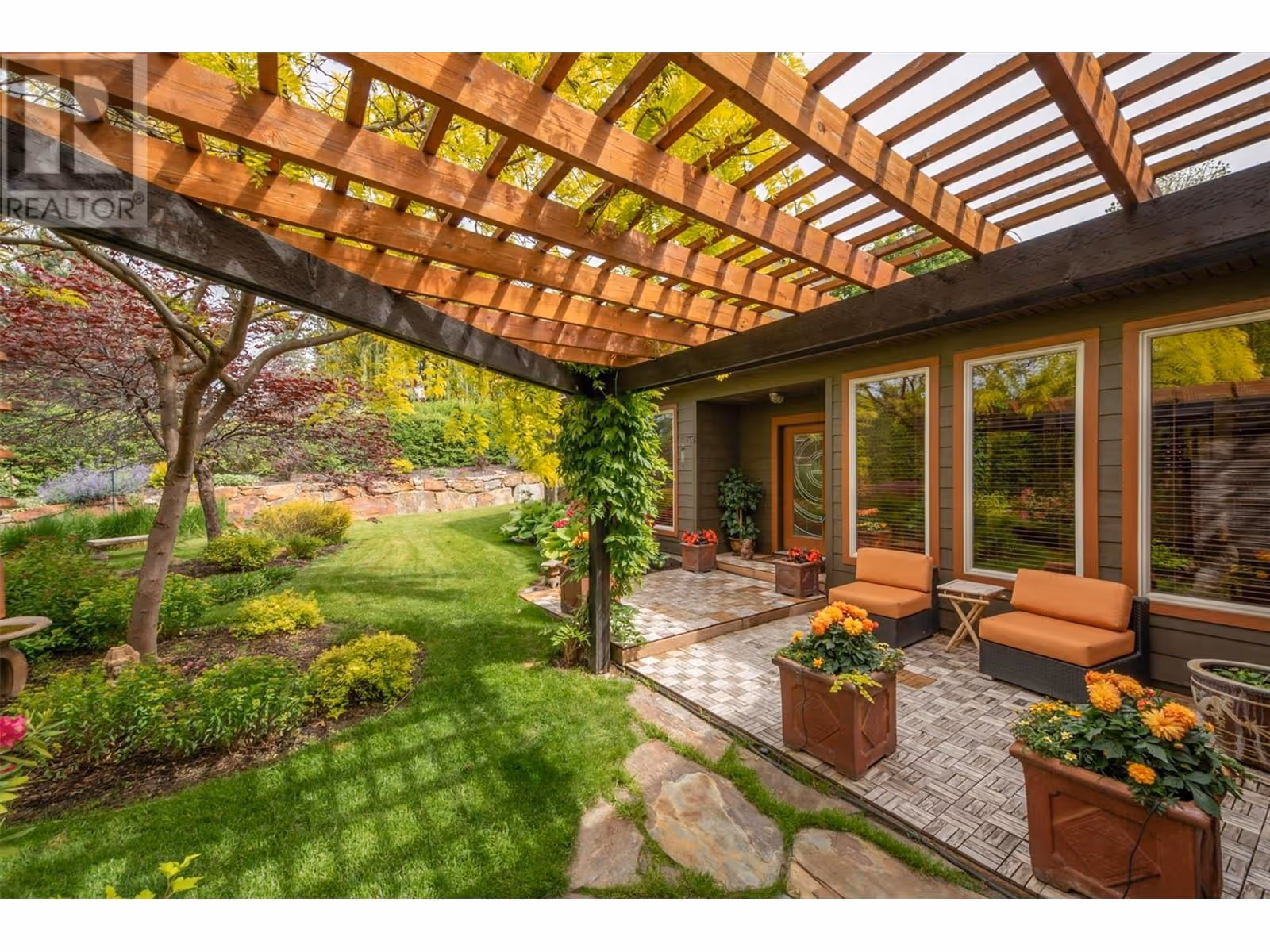 5259 Chute Lake Road
