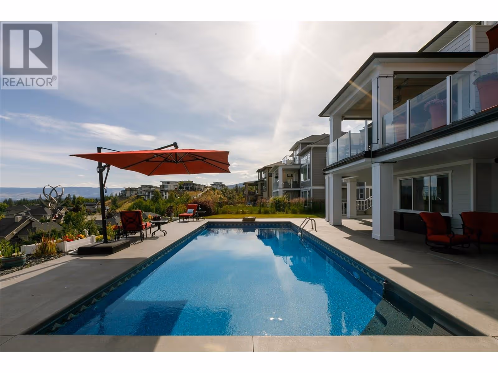 450 Lakepointe Drive
