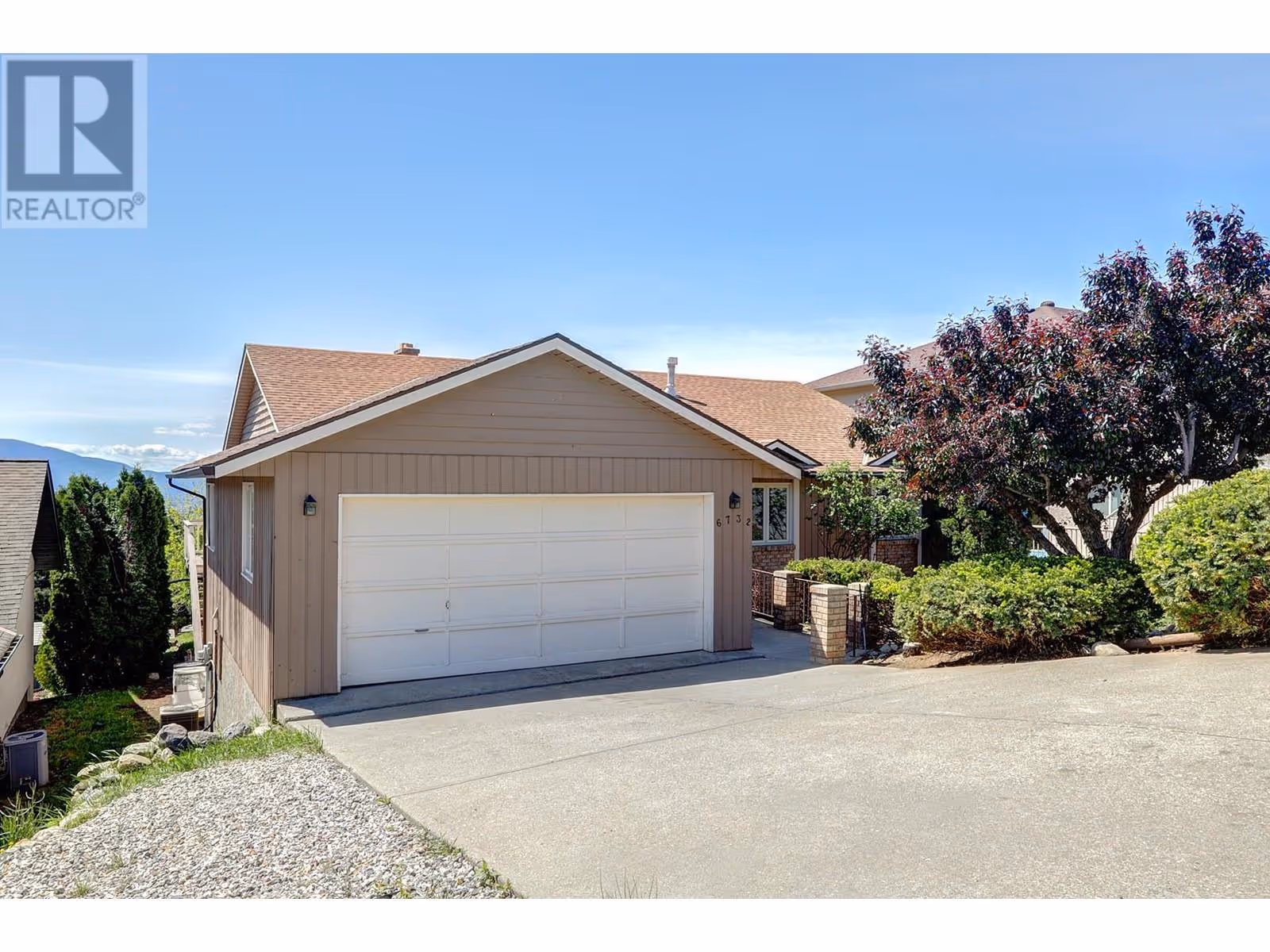 6732 Foothills Drive