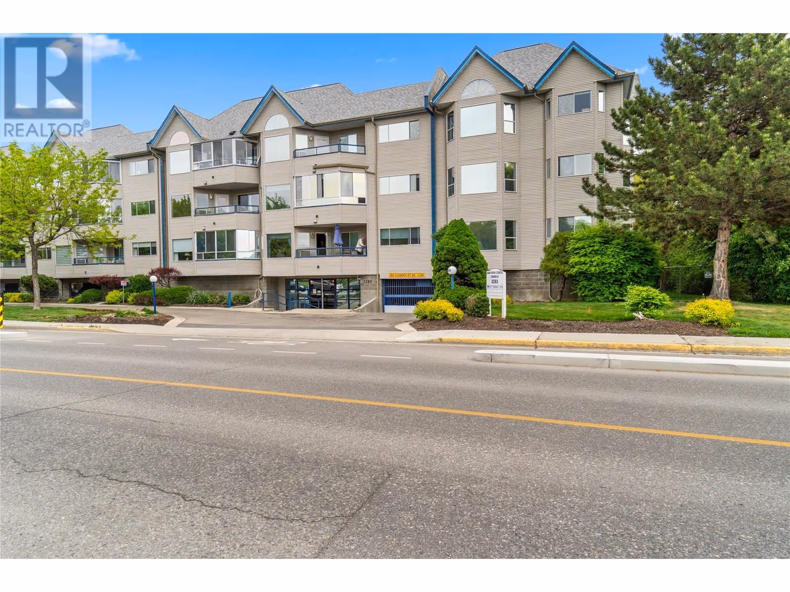 3283 Casorso Road Unit# 202
