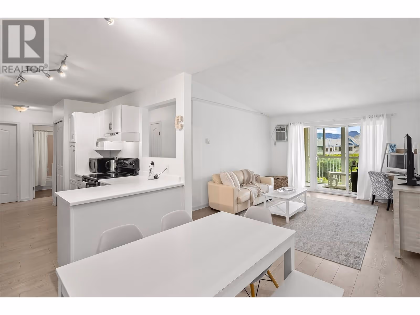3160 Casorso Road Unit# 416