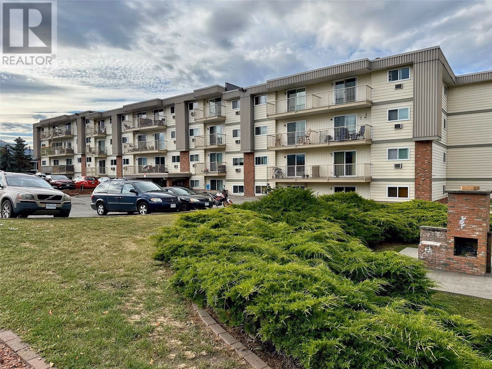 3304 35 Avenue Unit# 412