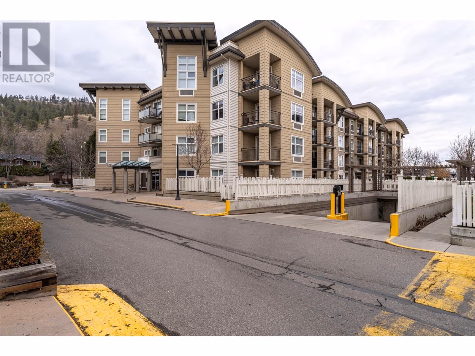 547 Yates Road Unit# 305