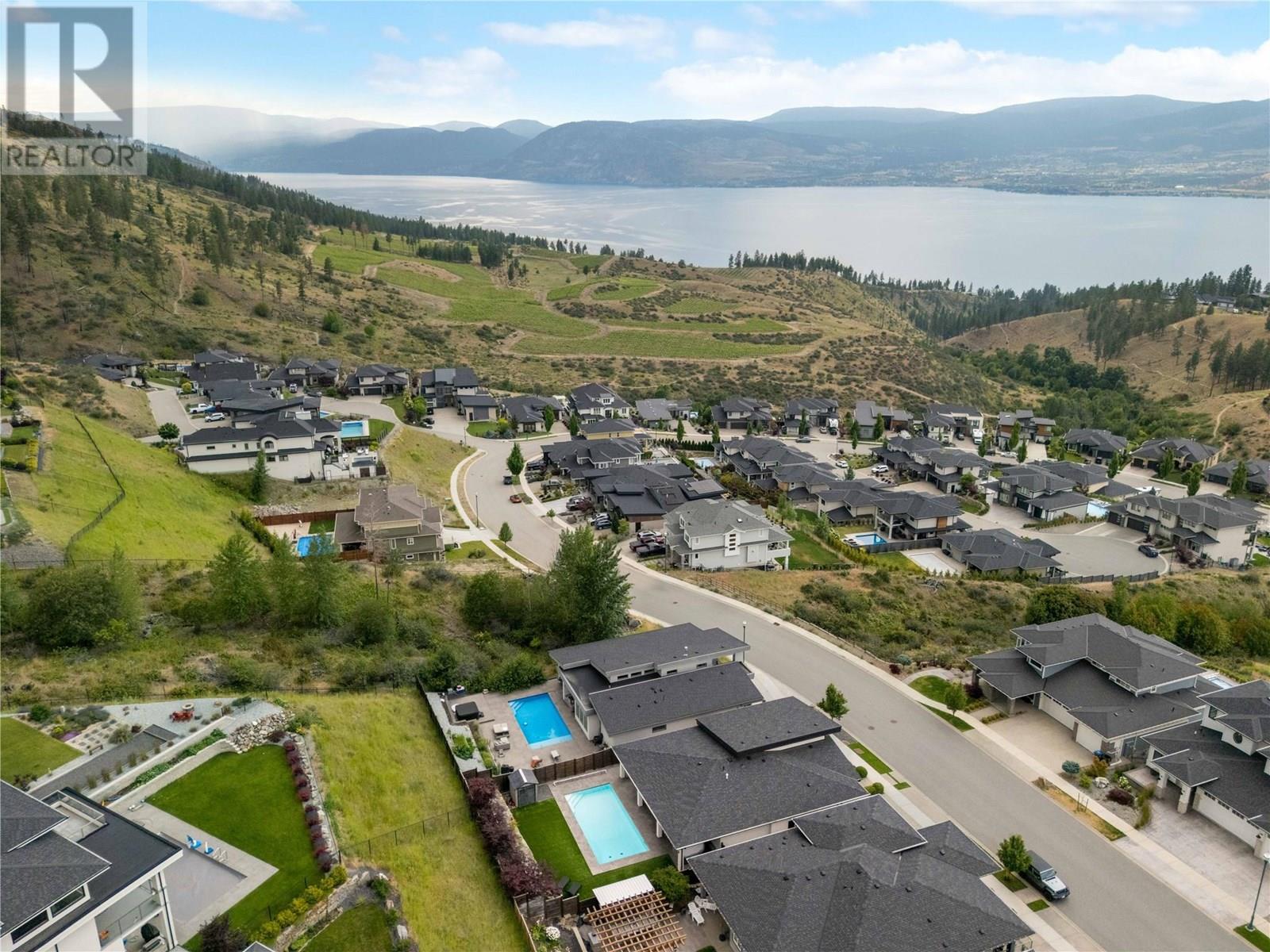 5653 Mountainside Drive
