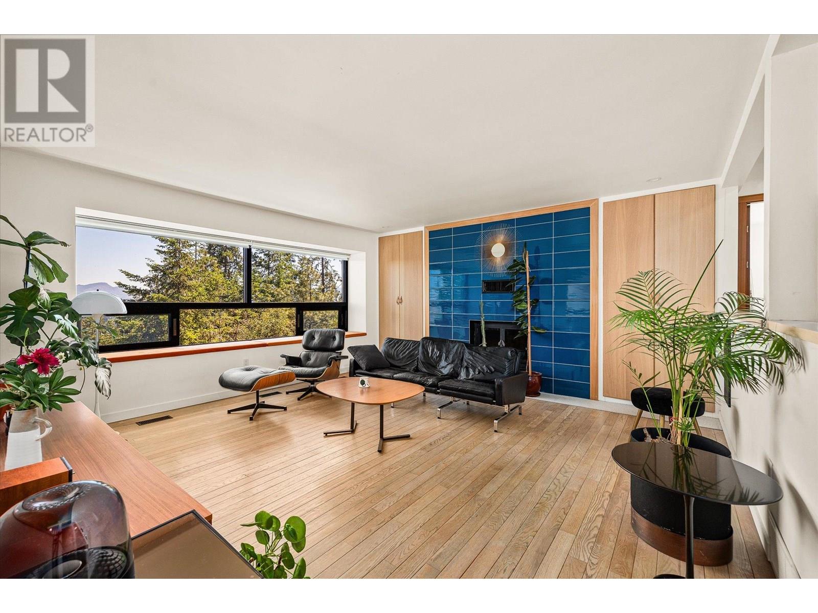 1632 Griffiths Place