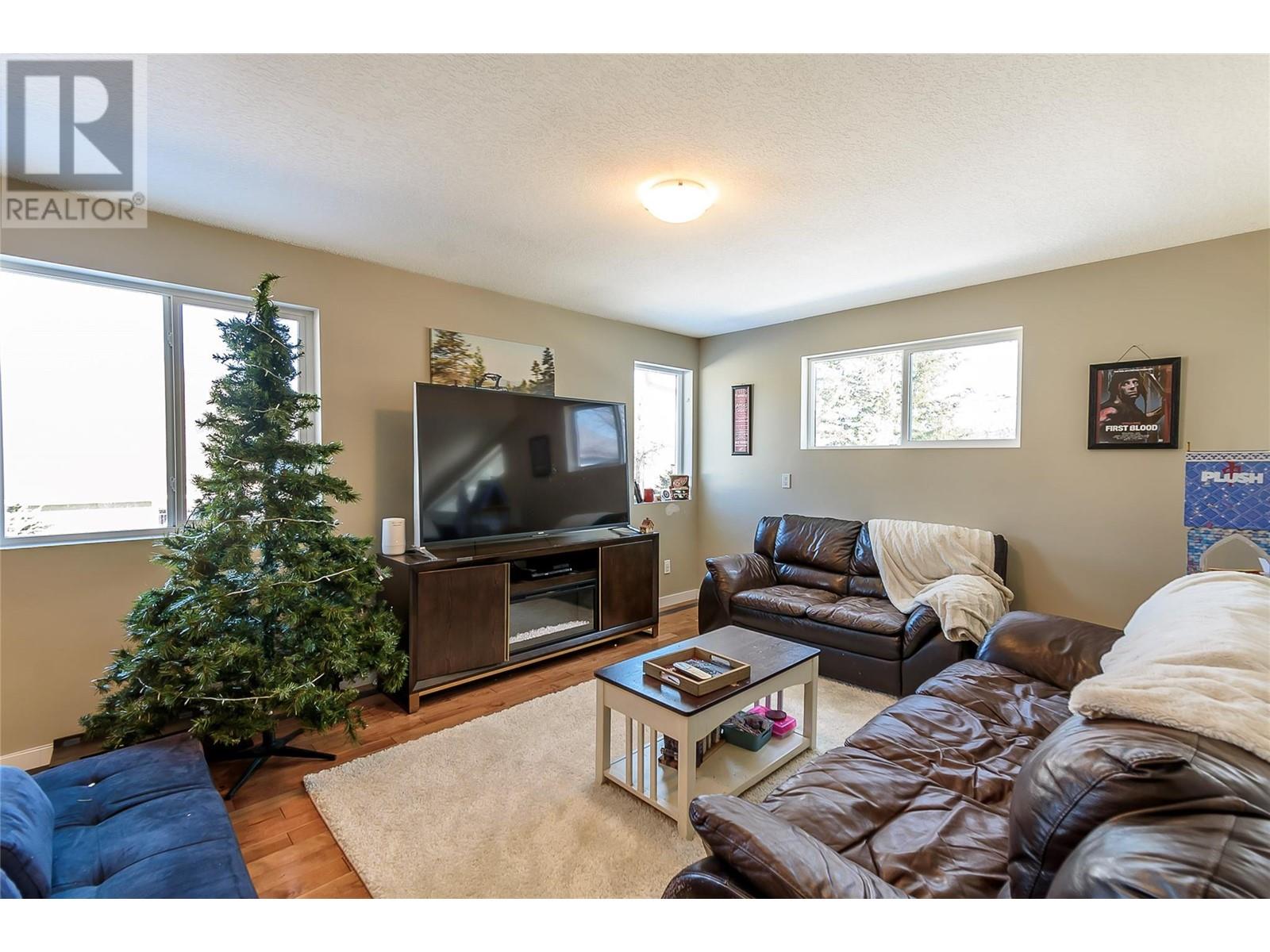 42 Lakeshore Drive