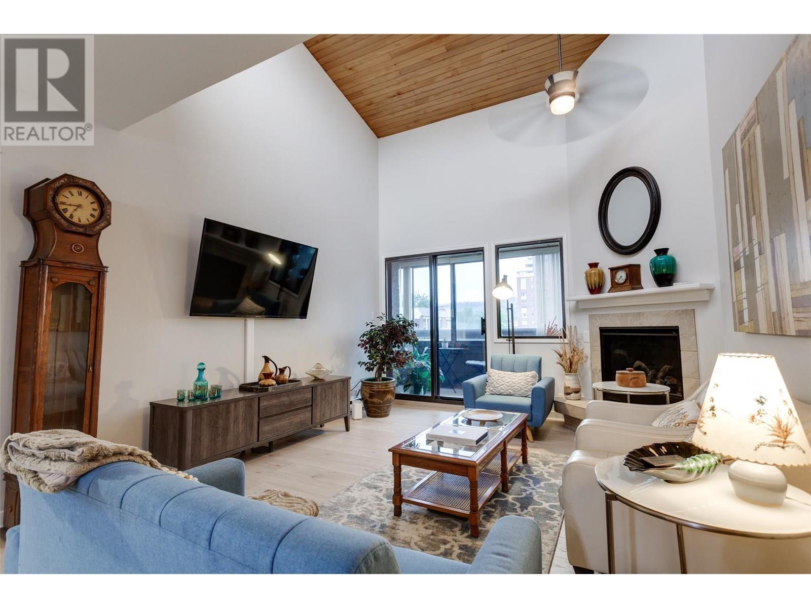 1056 Bernard Avenue Unit# 305 Lot# 43