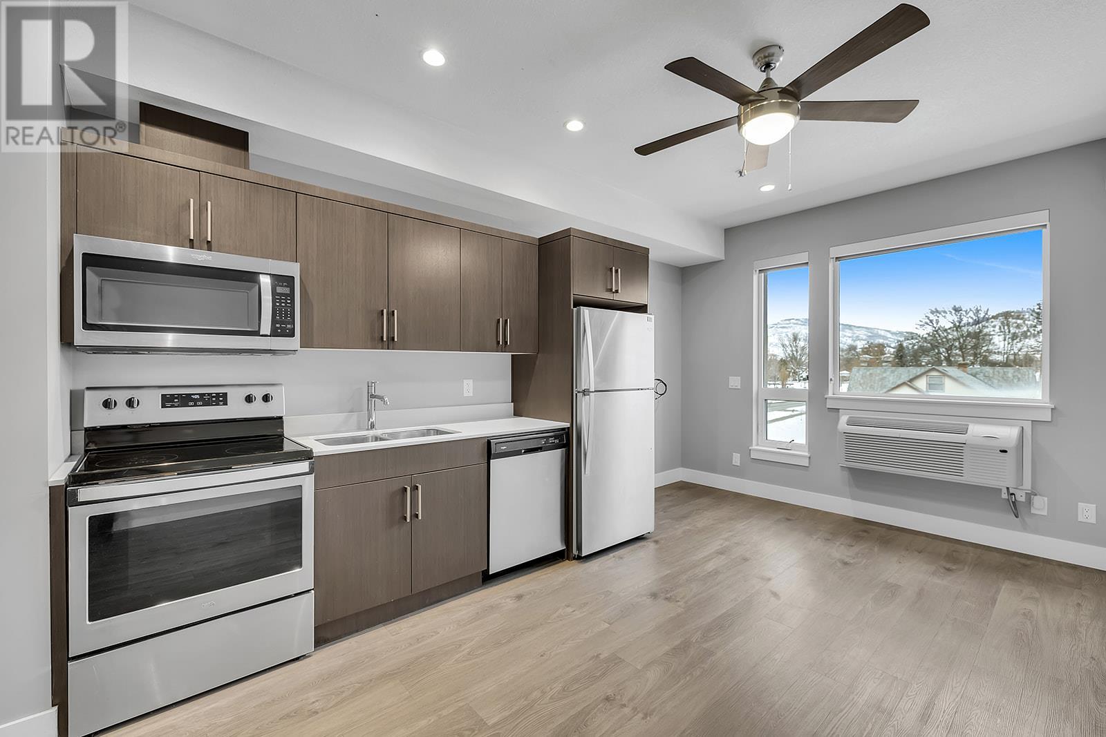 925 Leon Avenue Unit# 302