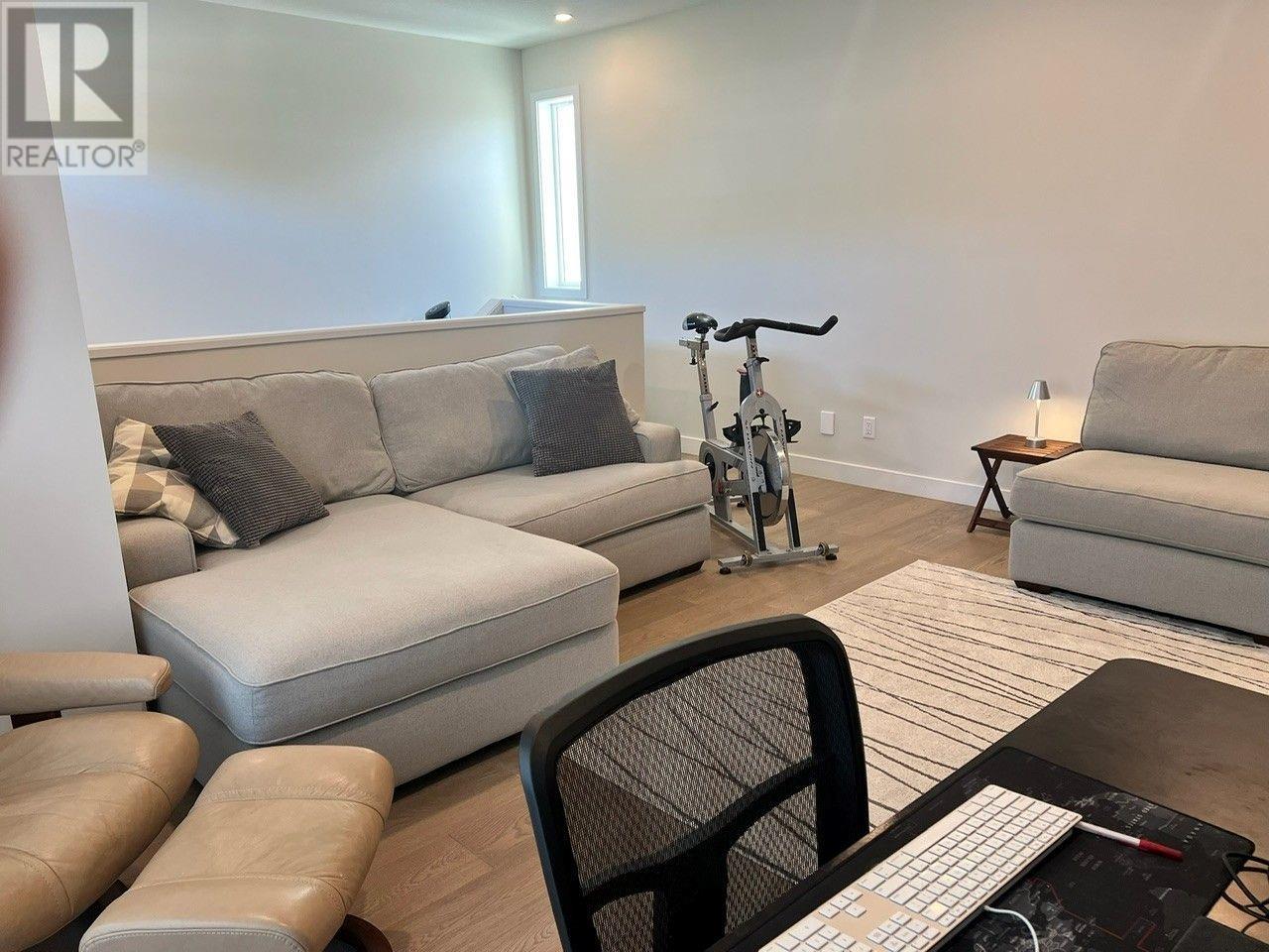 3719 Woodsdale Unit# 21