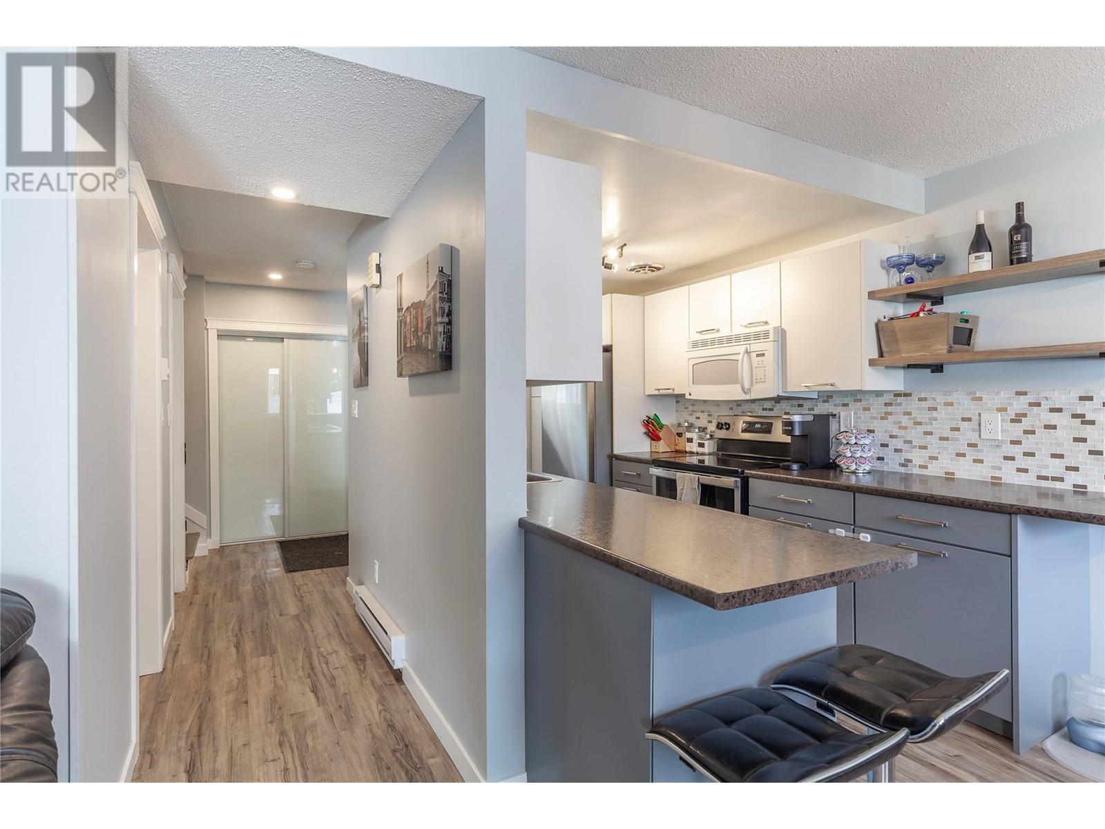 4910 25 Avenue Unit# 33